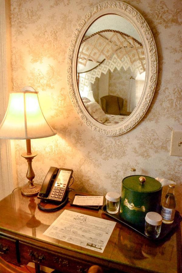 The Quechee Inn At Marshland Farm Bagian luar foto